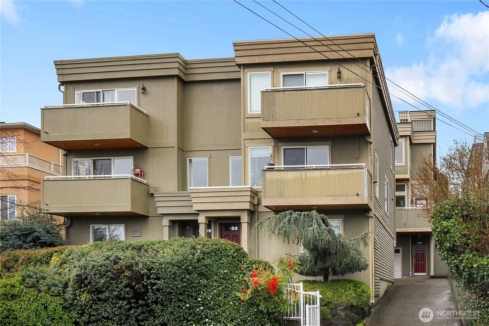 815 2nd Avenue N, Seattle, WA 98109