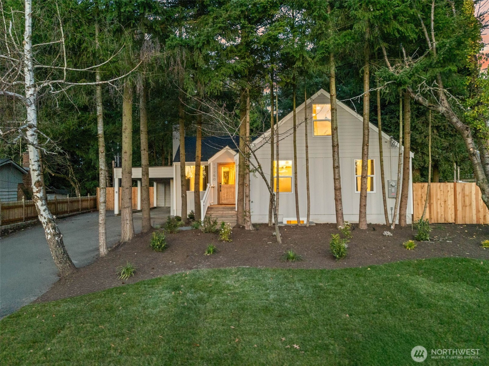 12250 Densmore Avenue N, Seattle, WA 98133