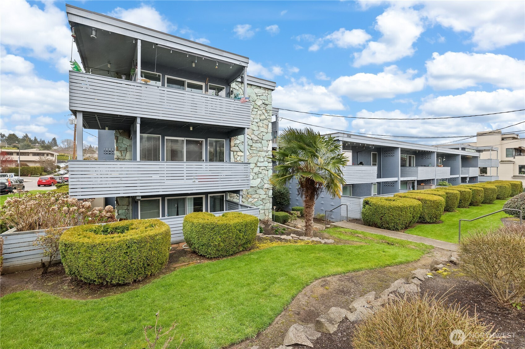 22612 6th Avenue S, Des Moines, WA 98198