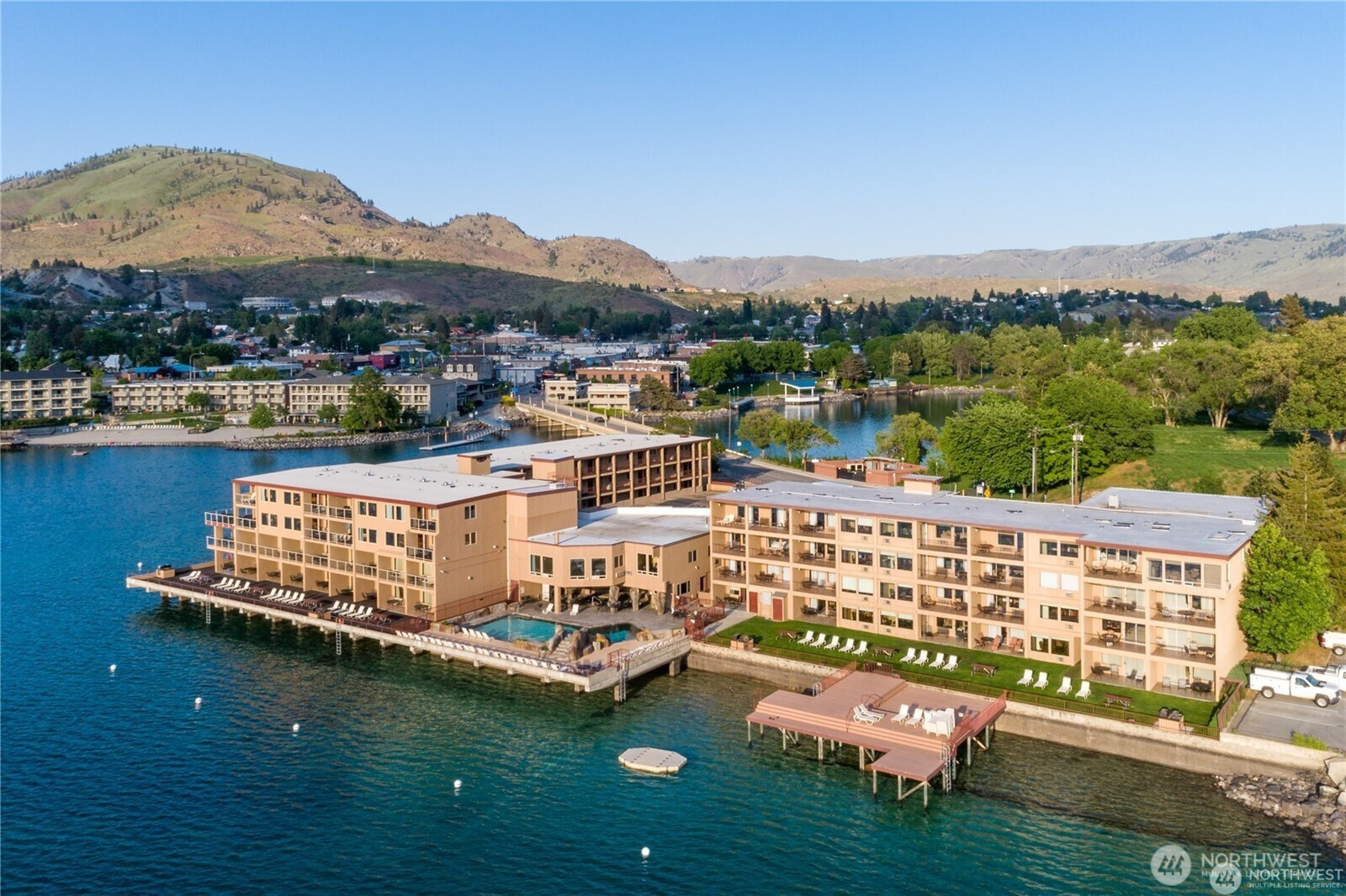 322 W Woodin Avenue, Chelan, WA 98816