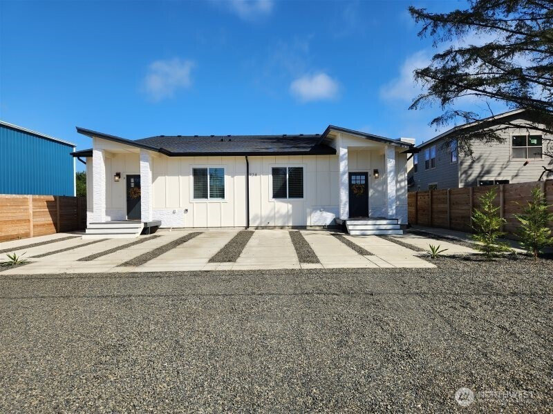 934 Pt. Brown Avenue SE, Ocean Shores, WA 98569