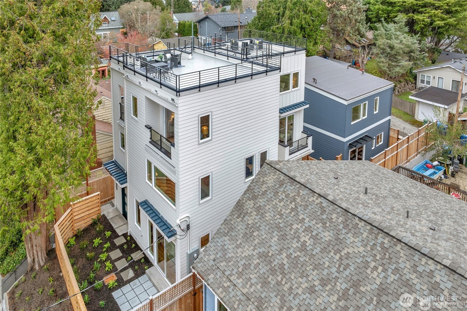 4048 32nd Avenue W, Seattle, WA 98199