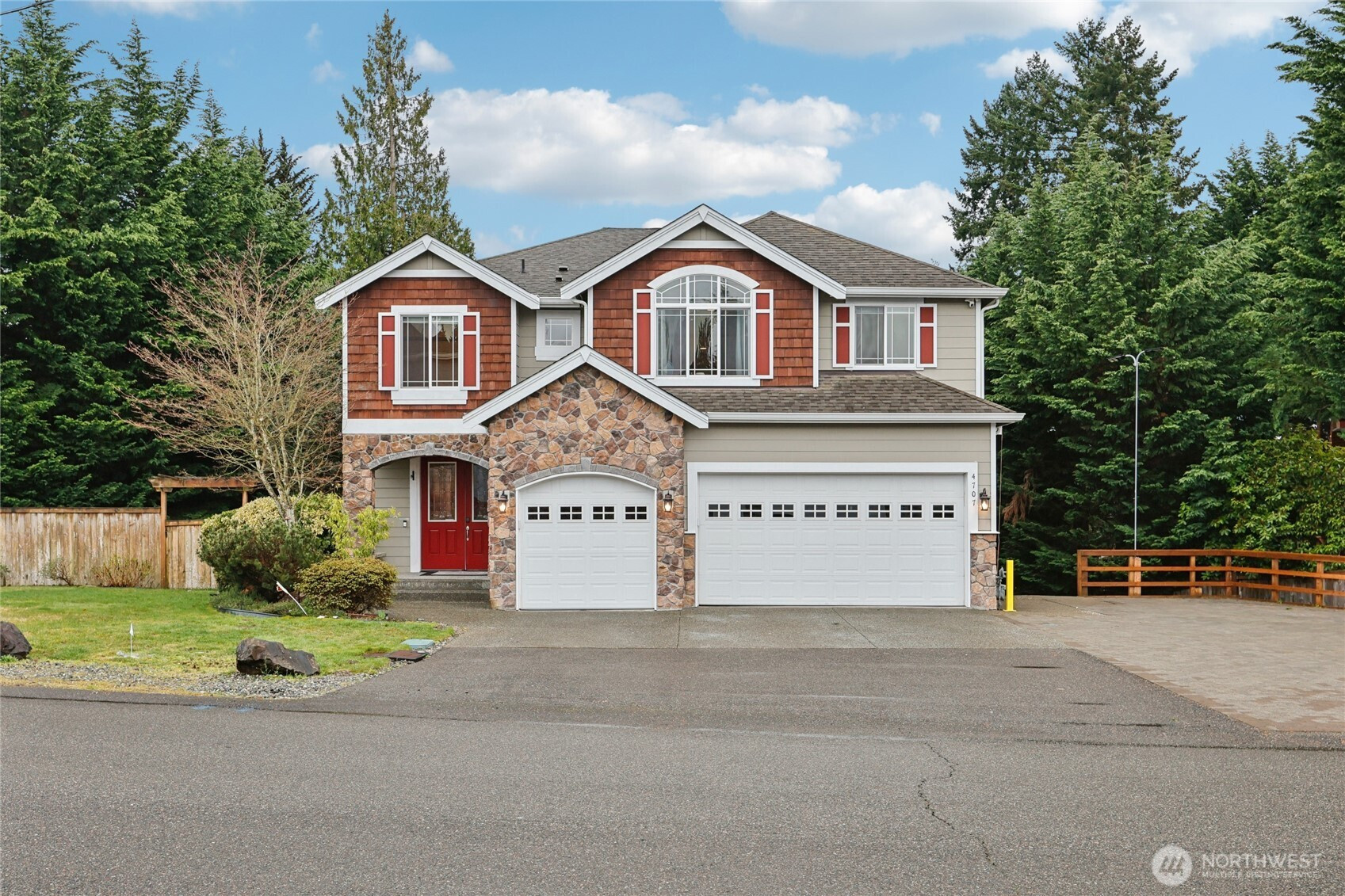 4707 NE 7th Place, Renton, WA 98059