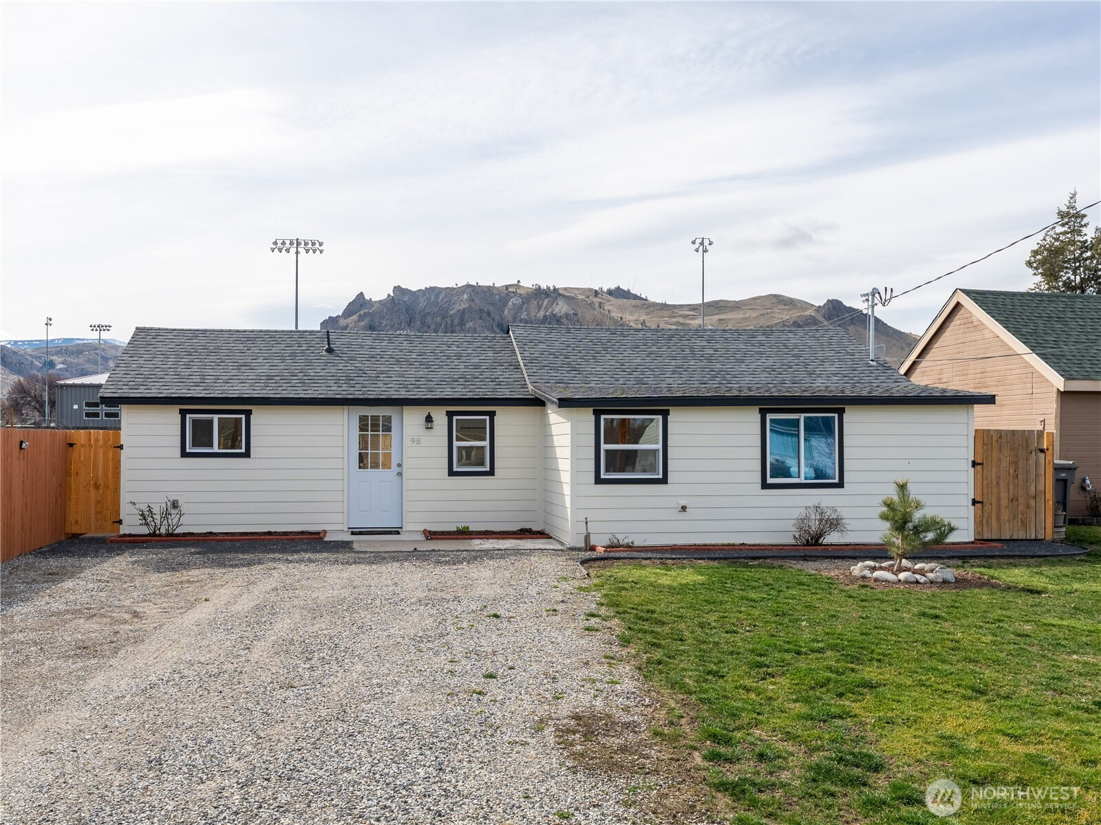 98 Fuller Street, Wenatchee, WA 98801