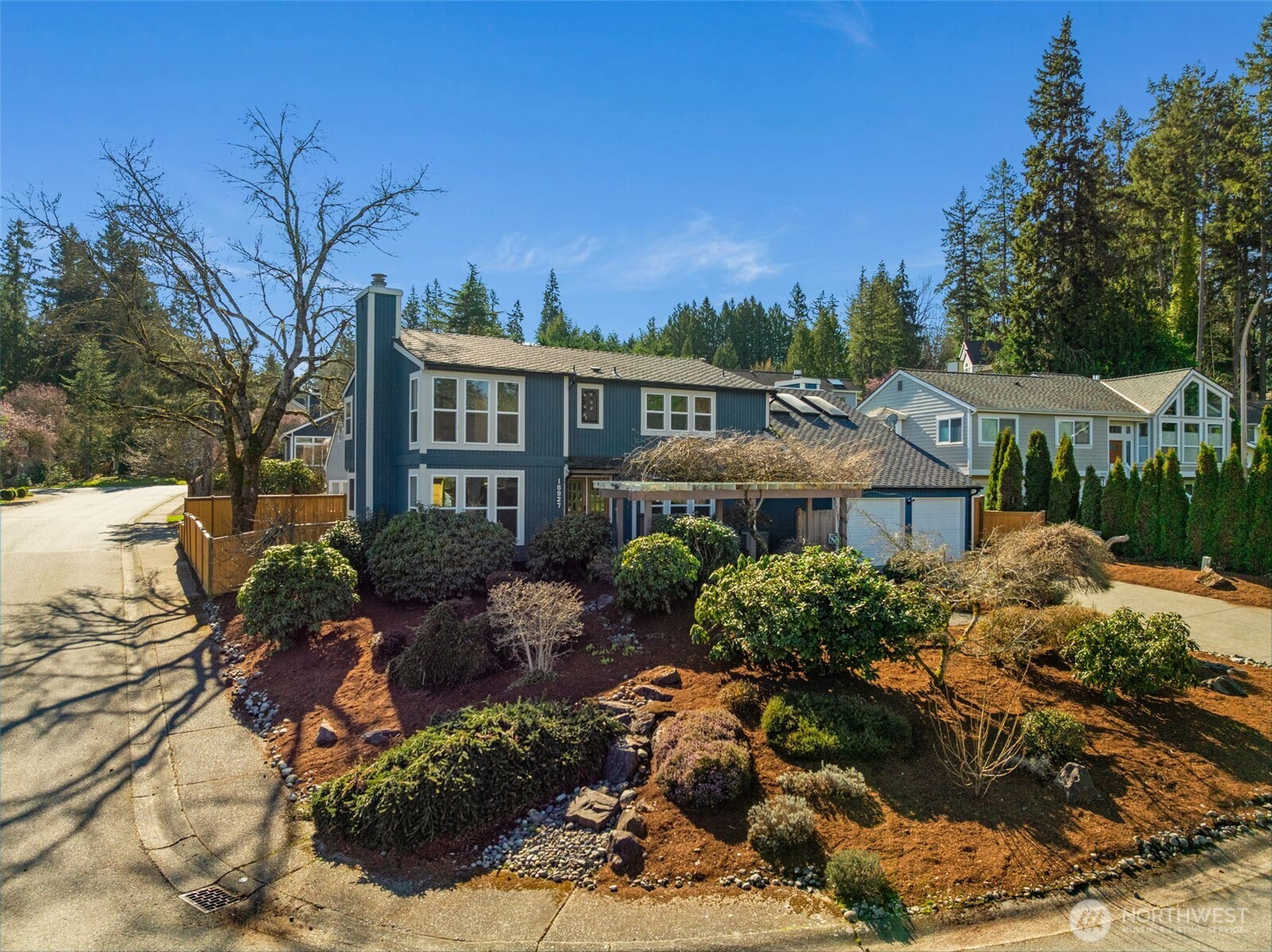 16927 NE 38th Place, Bellevue, WA 98008