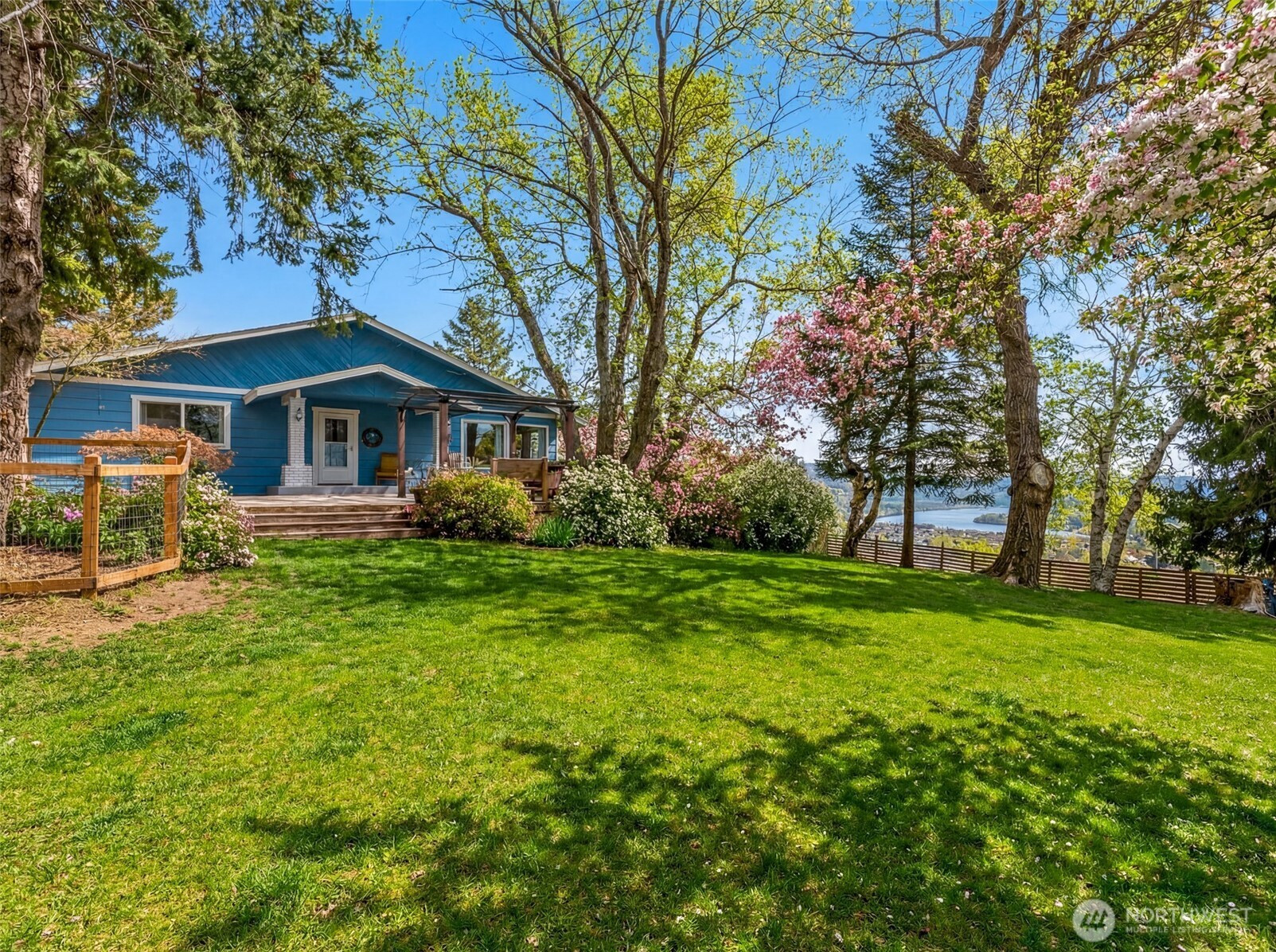 1220 S Webb Place, East Wenatchee, WA 98802