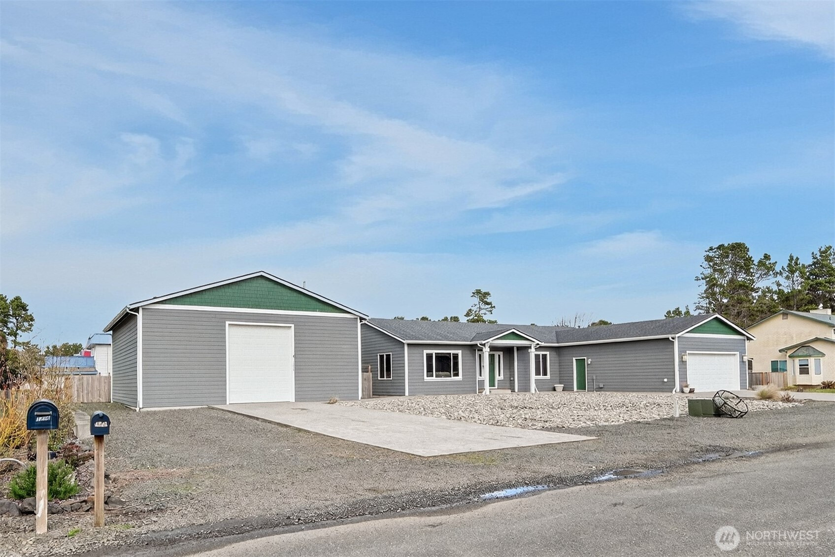 1215 195th Street, Long Beach, WA 98613