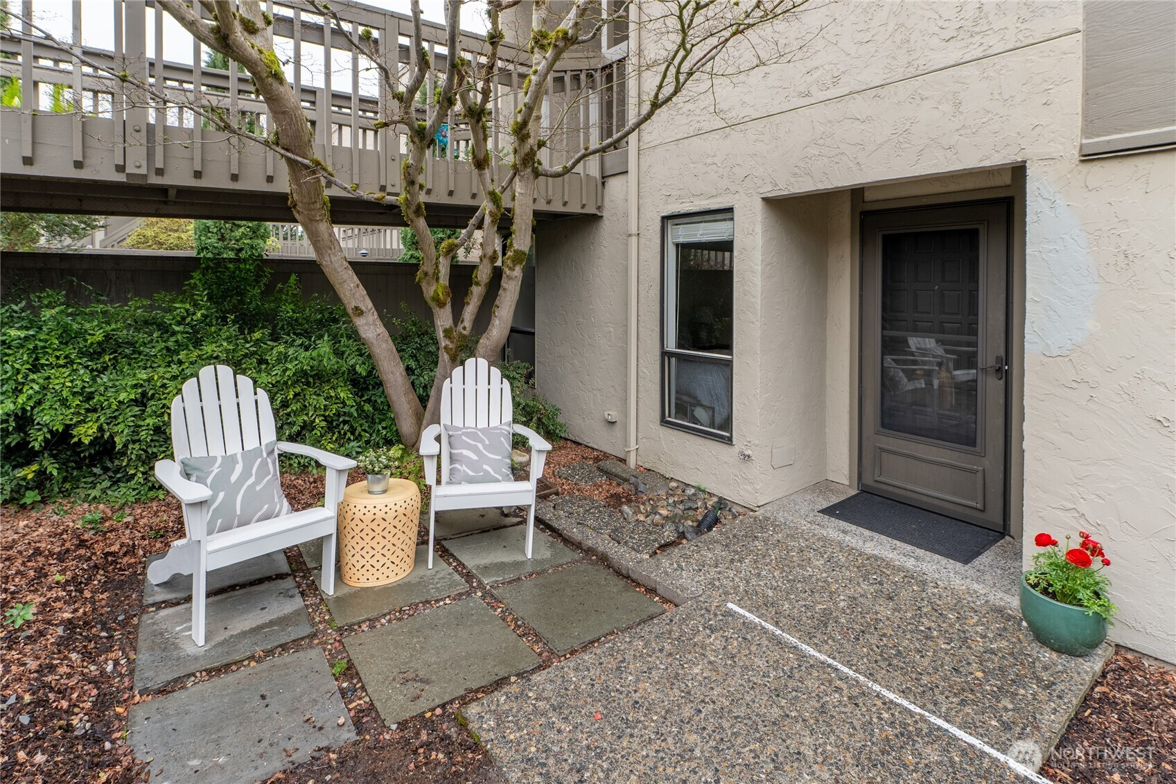 6536 Park Point Lane NE, Seattle, WA 98115