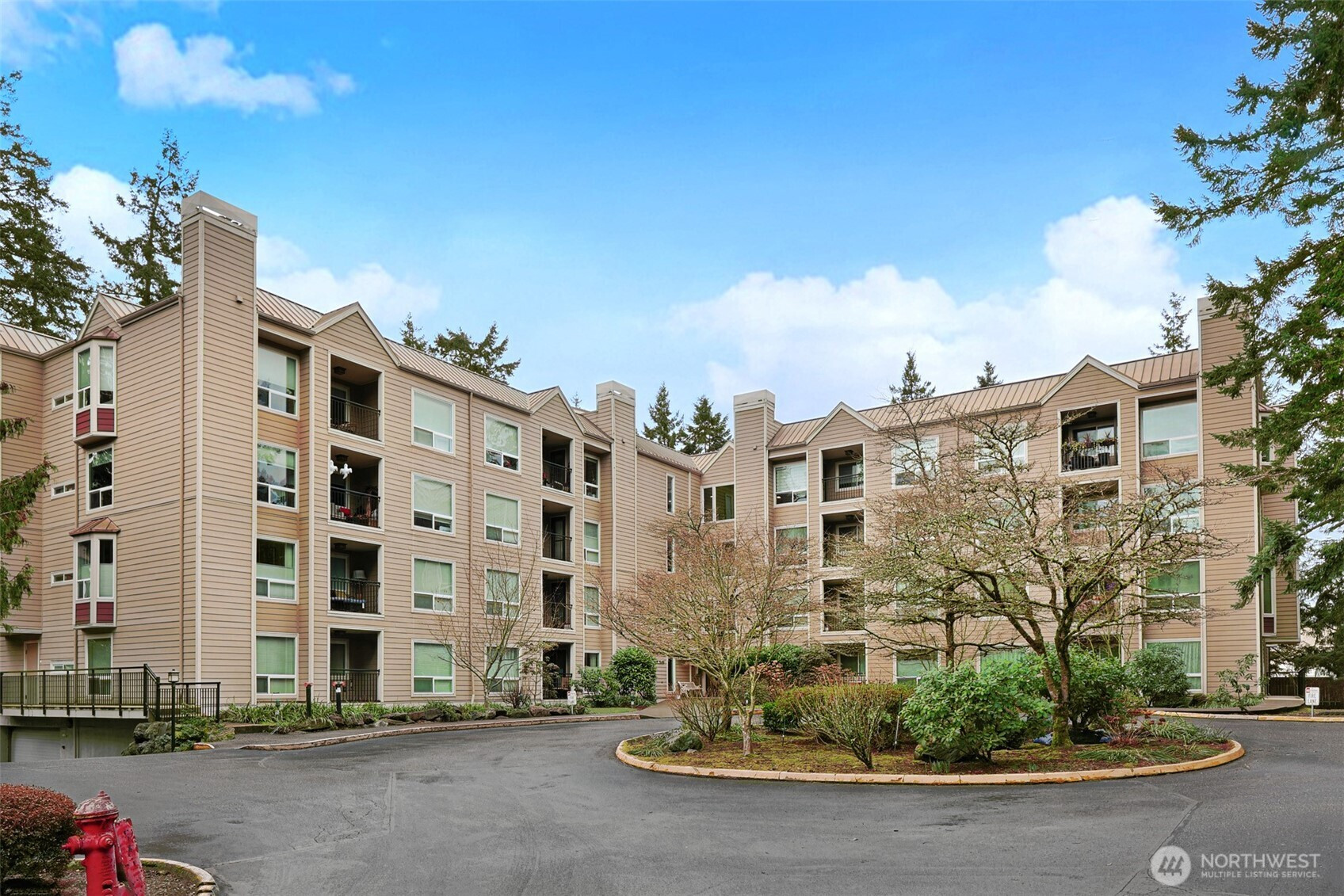 823 N 161st Place, Shoreline, WA 98133