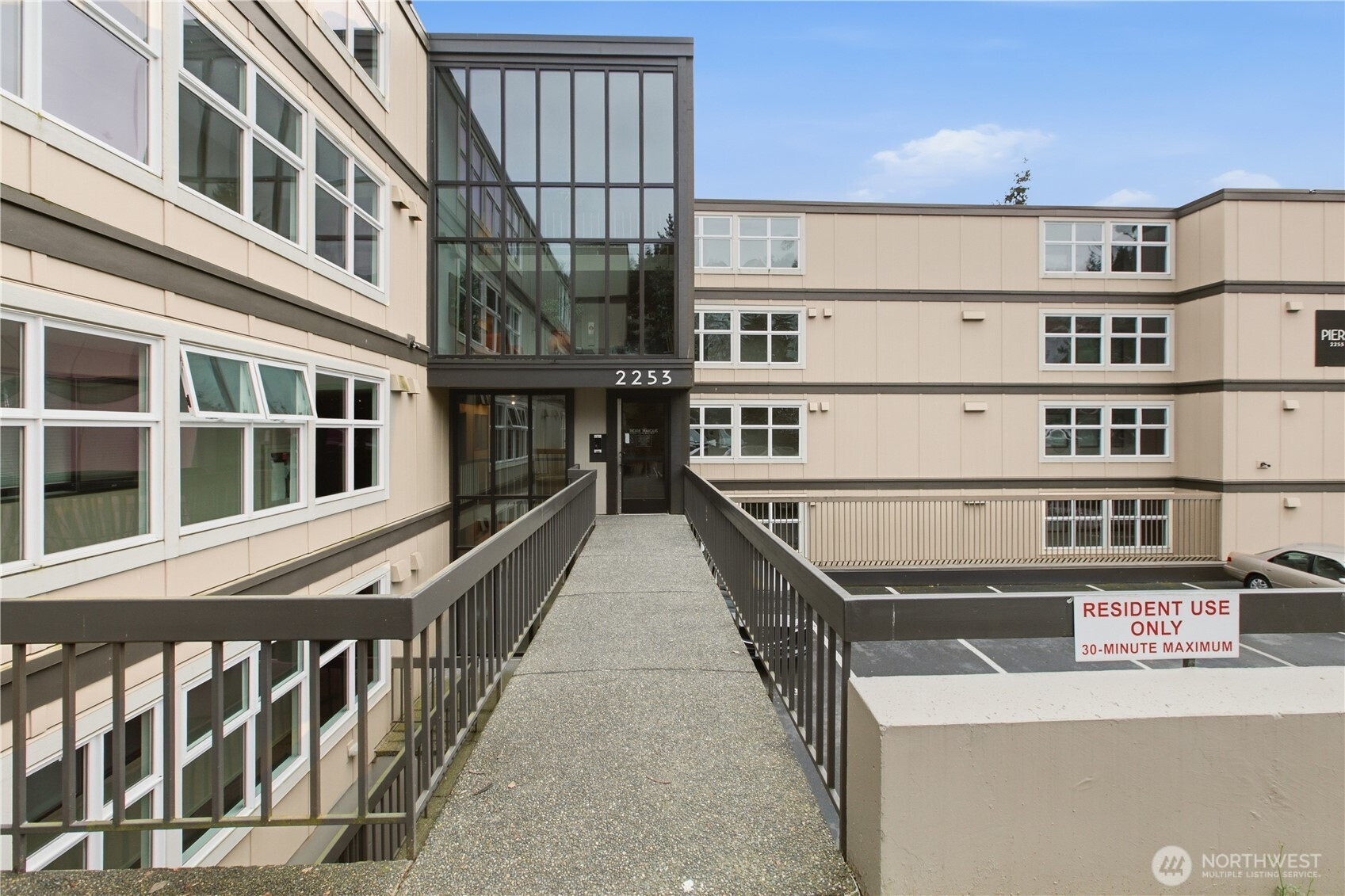 2253 Gilman Drive W, Seattle, WA 98119