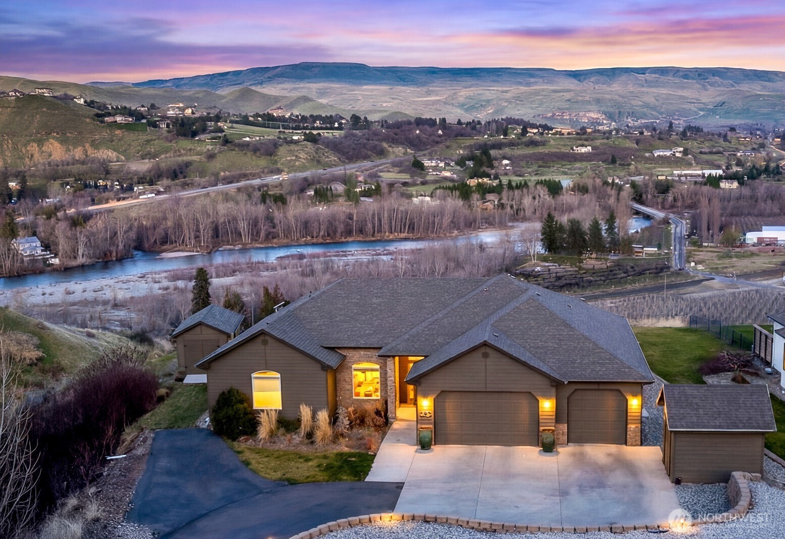 3045 Eastview Lane, Wenatchee, WA 98801