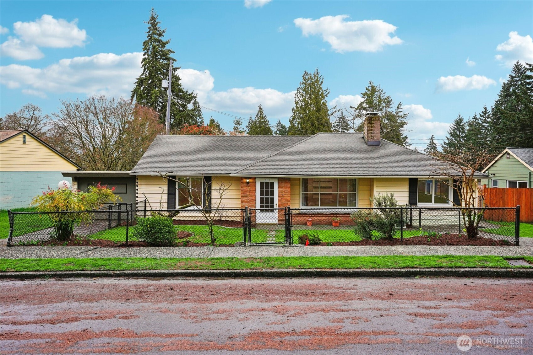 15314 Interlake Avenue N, Shoreline, WA 98133