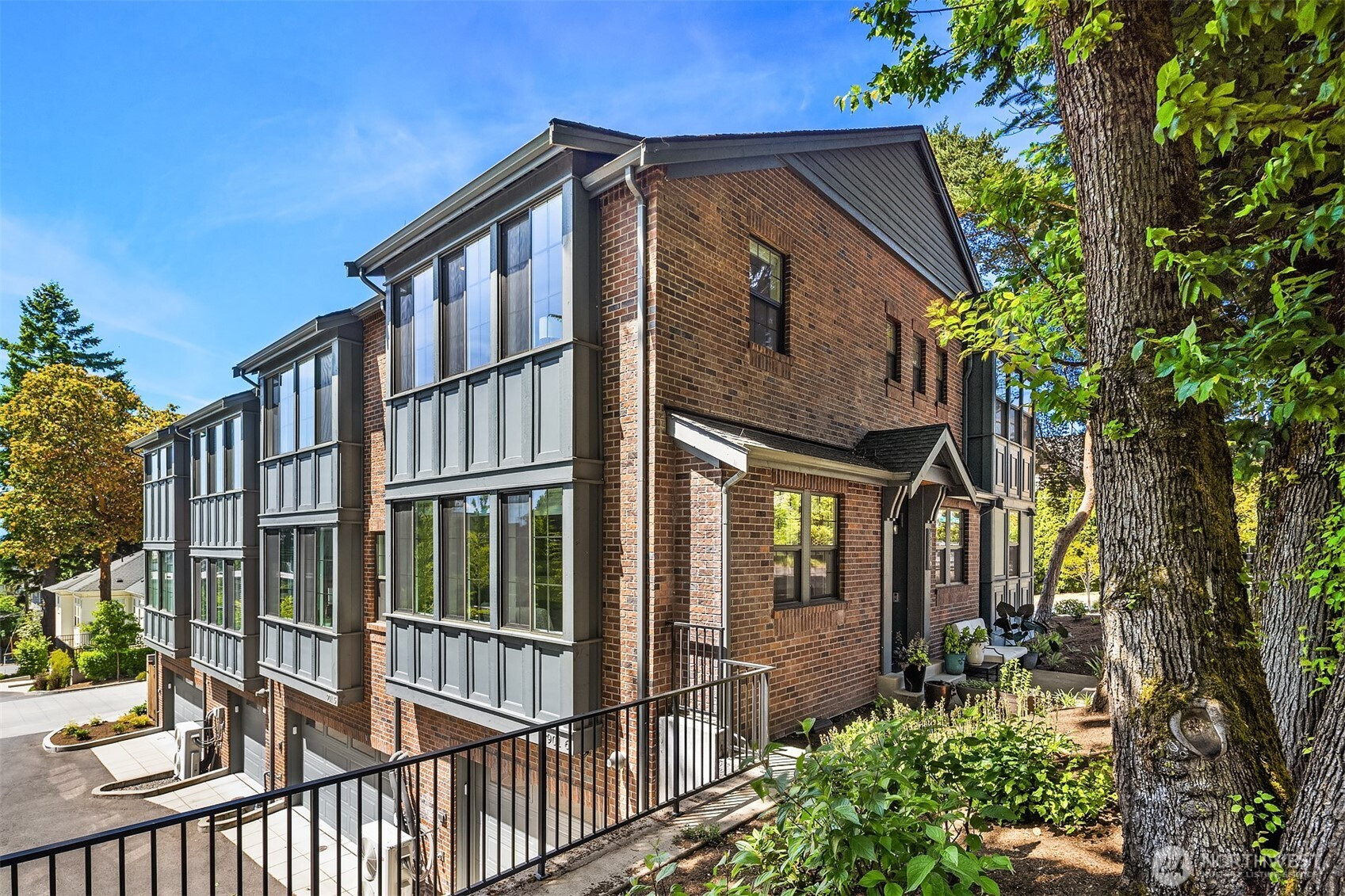 901 W McGraw Street, Seattle, WA 98119