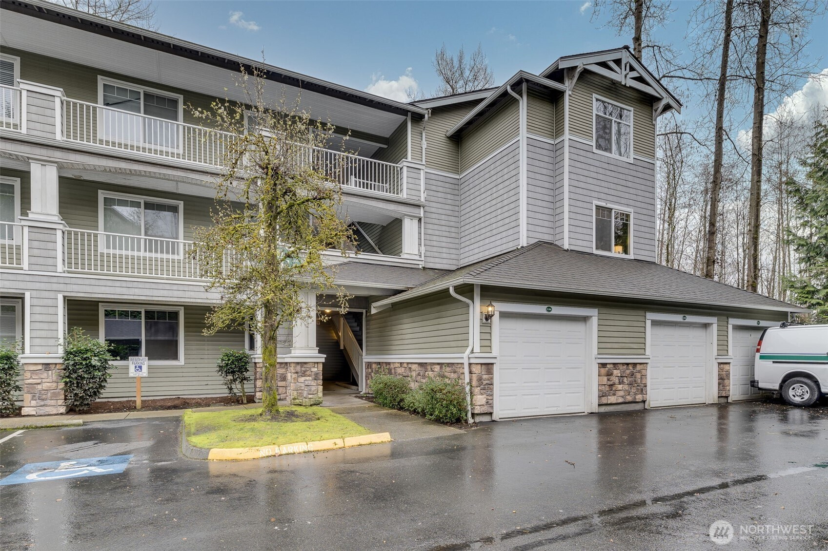 12712 Admiralty Way, Everett, WA 98204