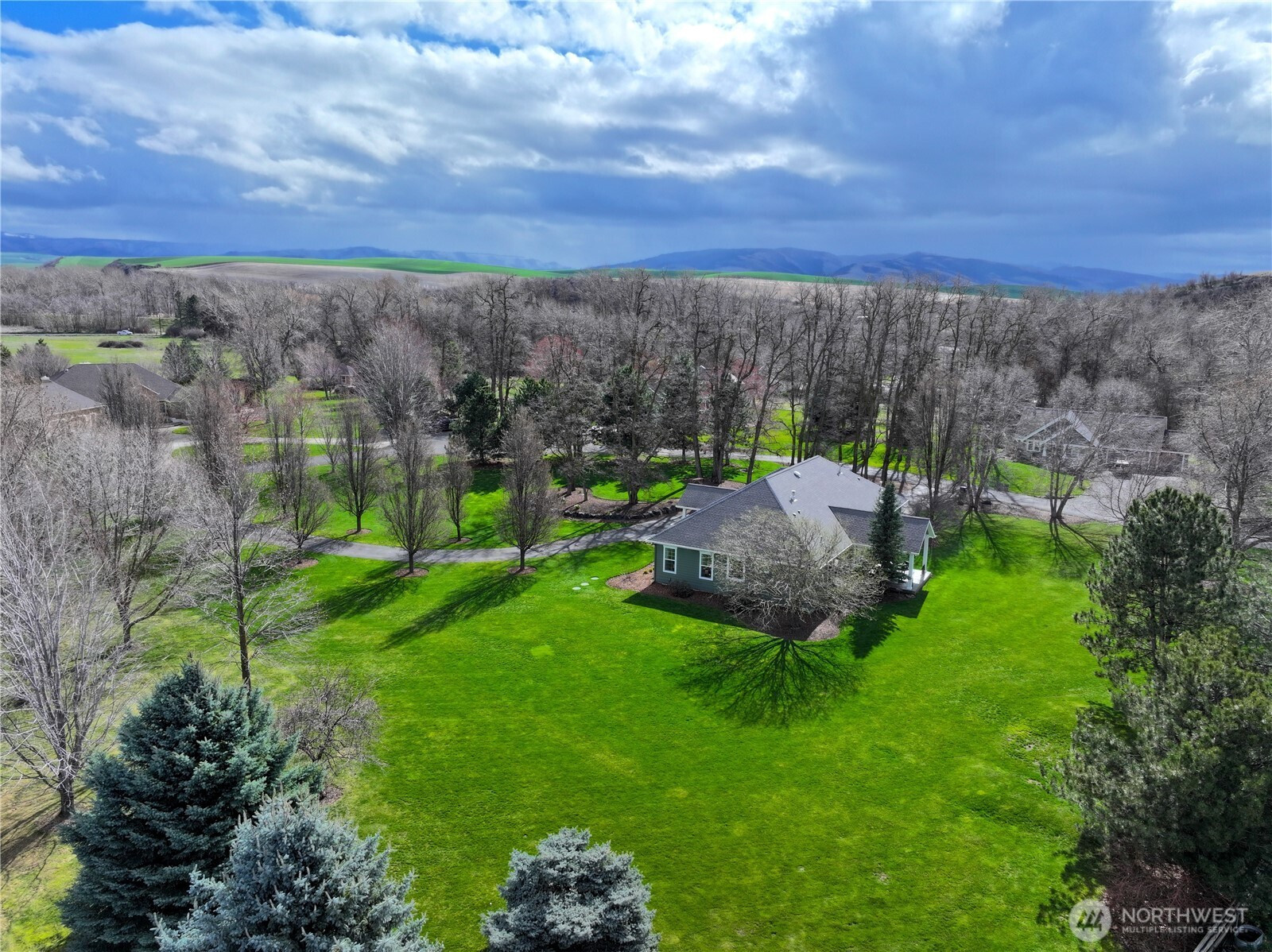 236 Looking Glass Road, Walla Walla, WA 99362
