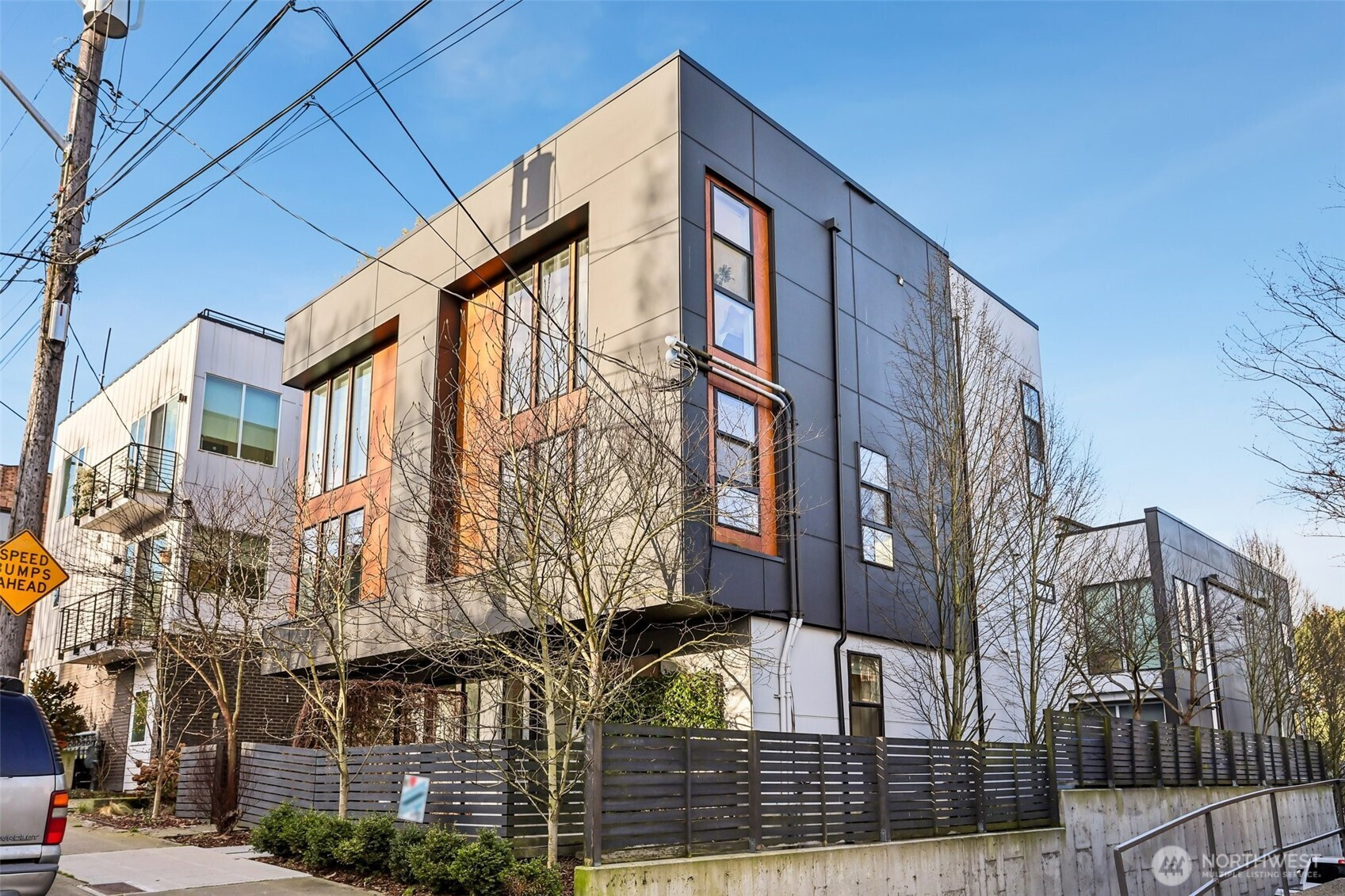 2347 10th Avenue E, Seattle, WA 98102