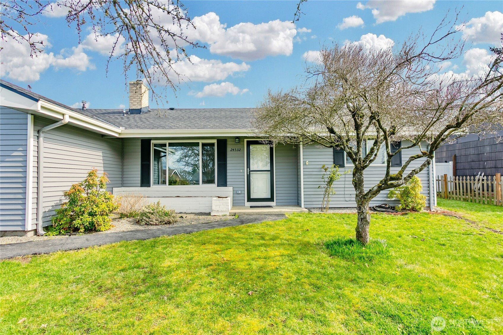 24532 35th Place S, Kent, WA 98032