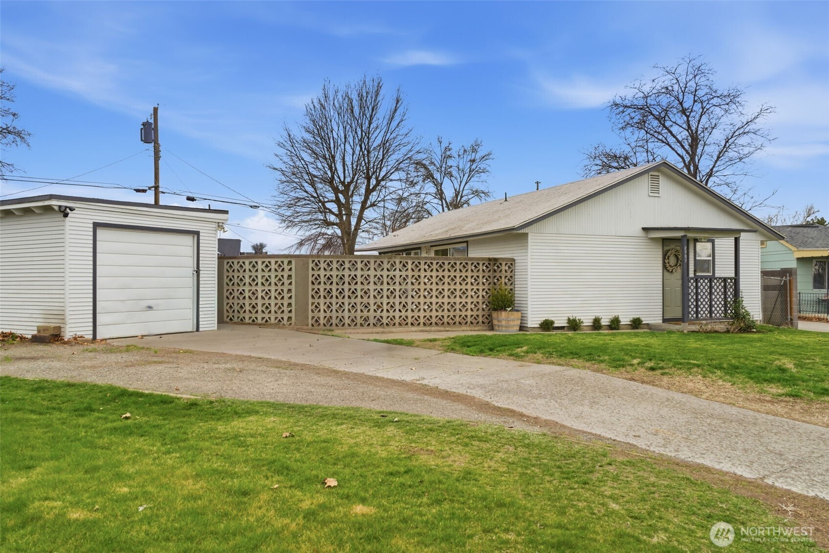 2707 W 6th Place, Kennewick, WA 99336