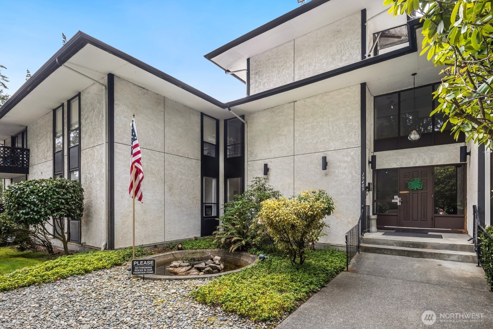 19409 56th Ave W, Lynnwood, WA 98036