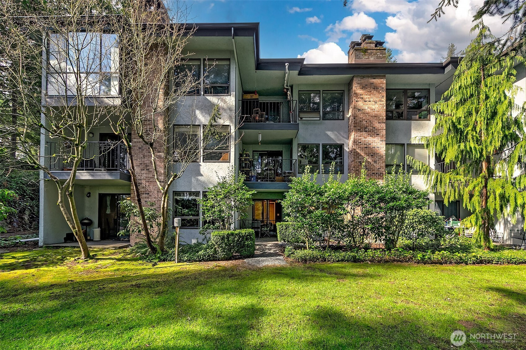 8515 242nd Street SW, Edmonds, WA 98026