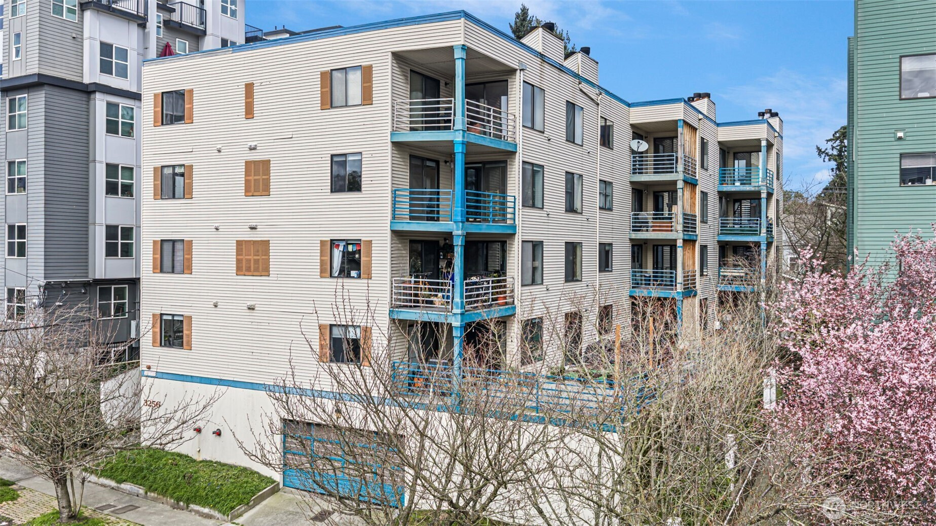 3256 SW Avalon Way, Seattle, WA 98126