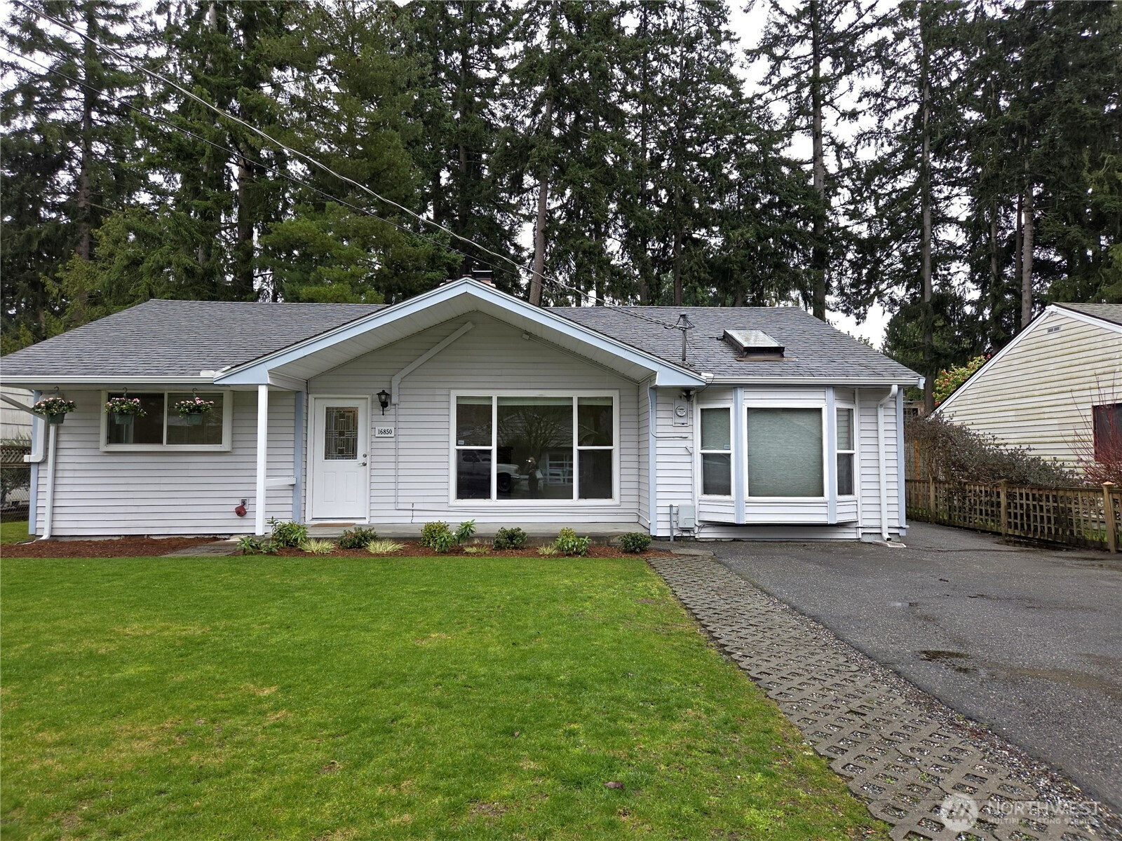 16850 Palatine Avenue N, Shoreline, WA 98133