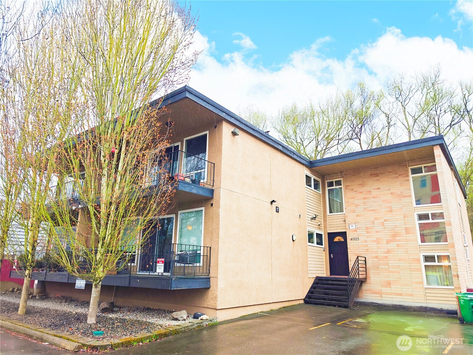 4525 S Henderson Street, Seattle, WA 98118