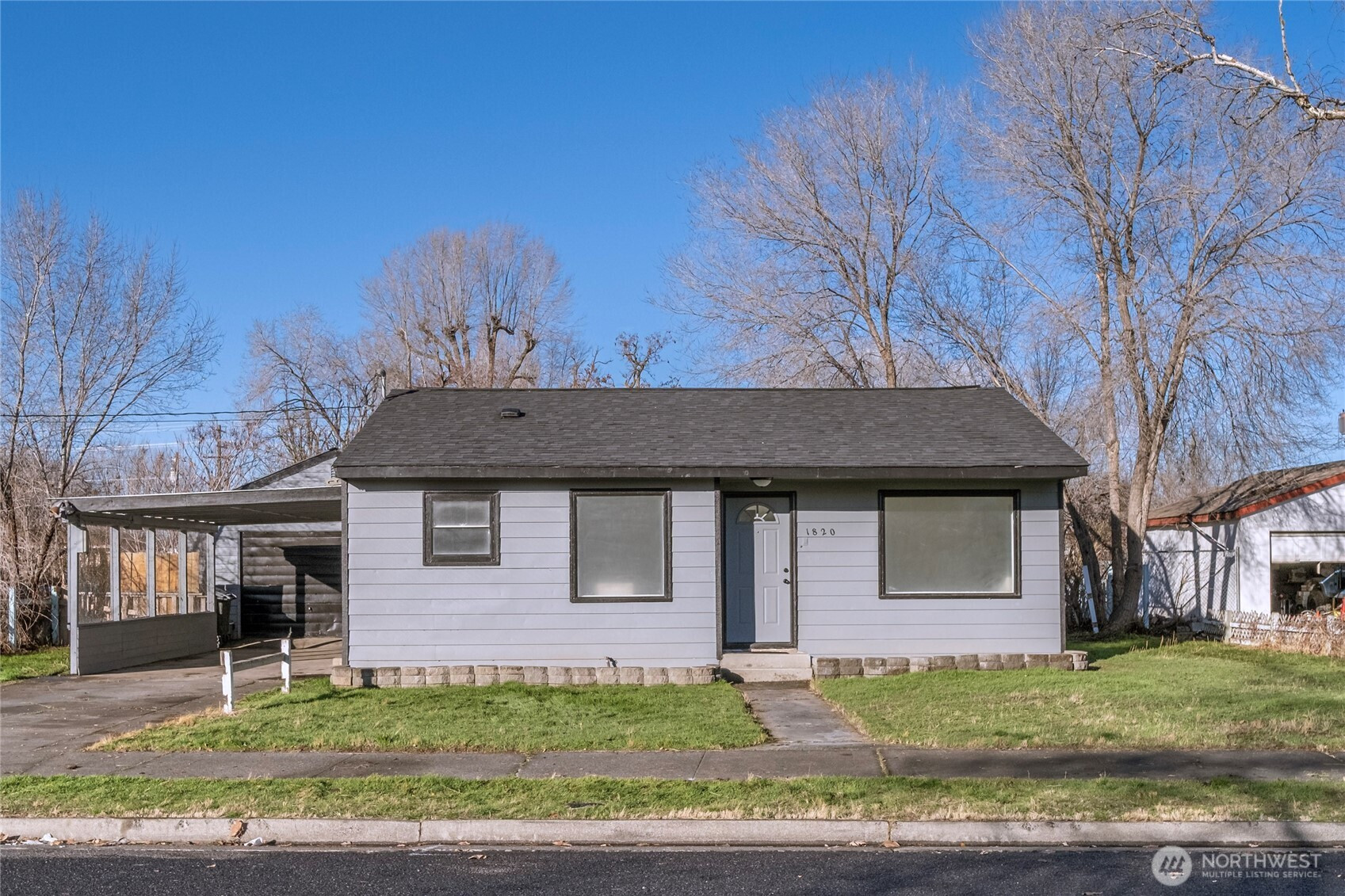 1820 W Lakeside Drive, Moses Lake, WA 98837