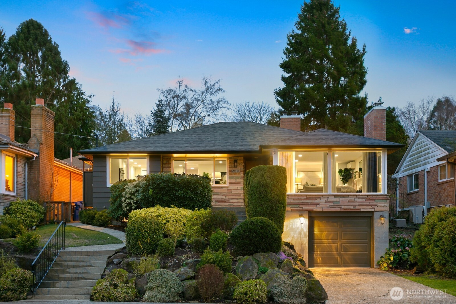 2830 32nd Avenue W, Seattle, WA 98199