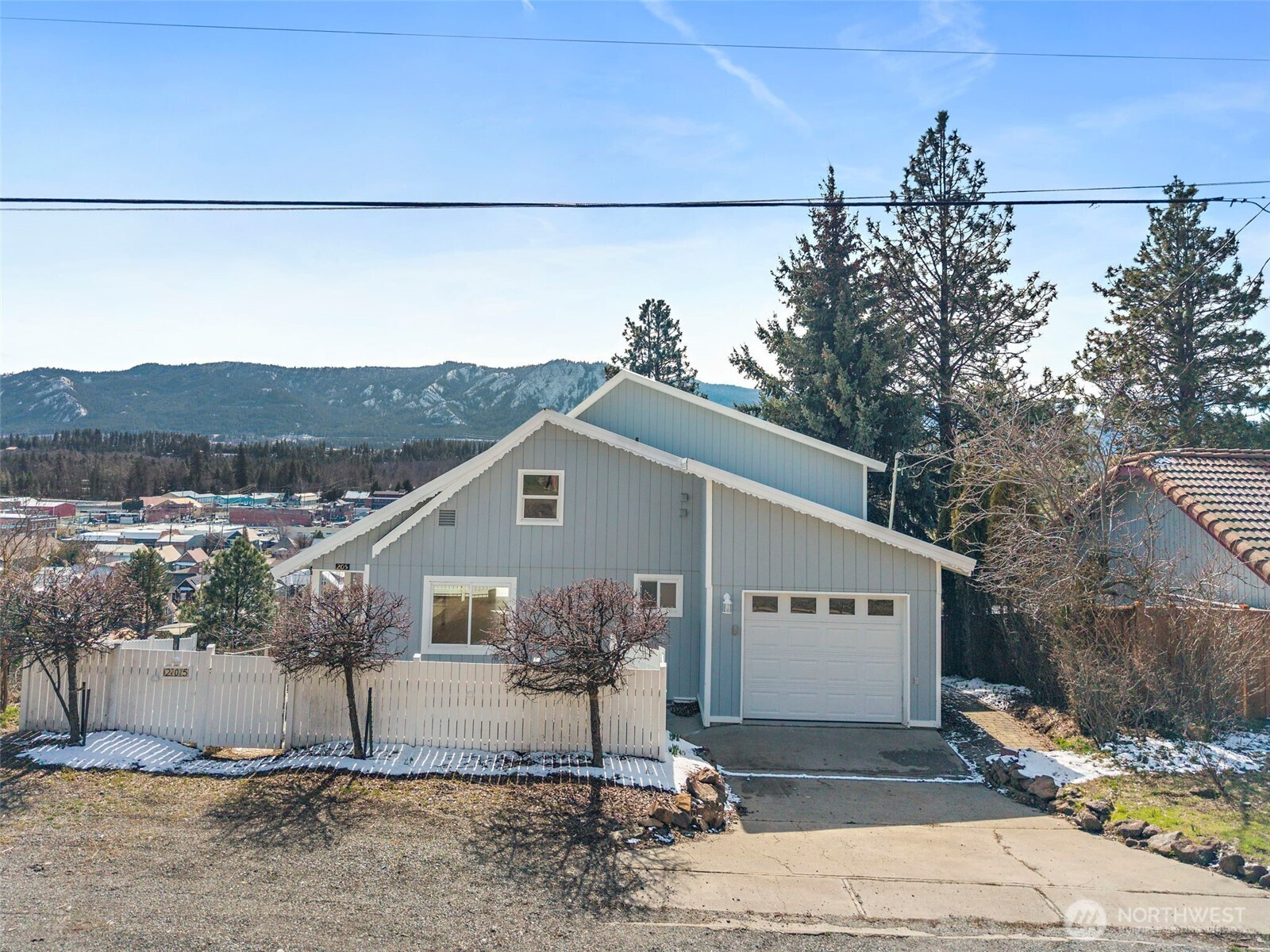 205 W 5th Street, Cle Elum, WA 98922