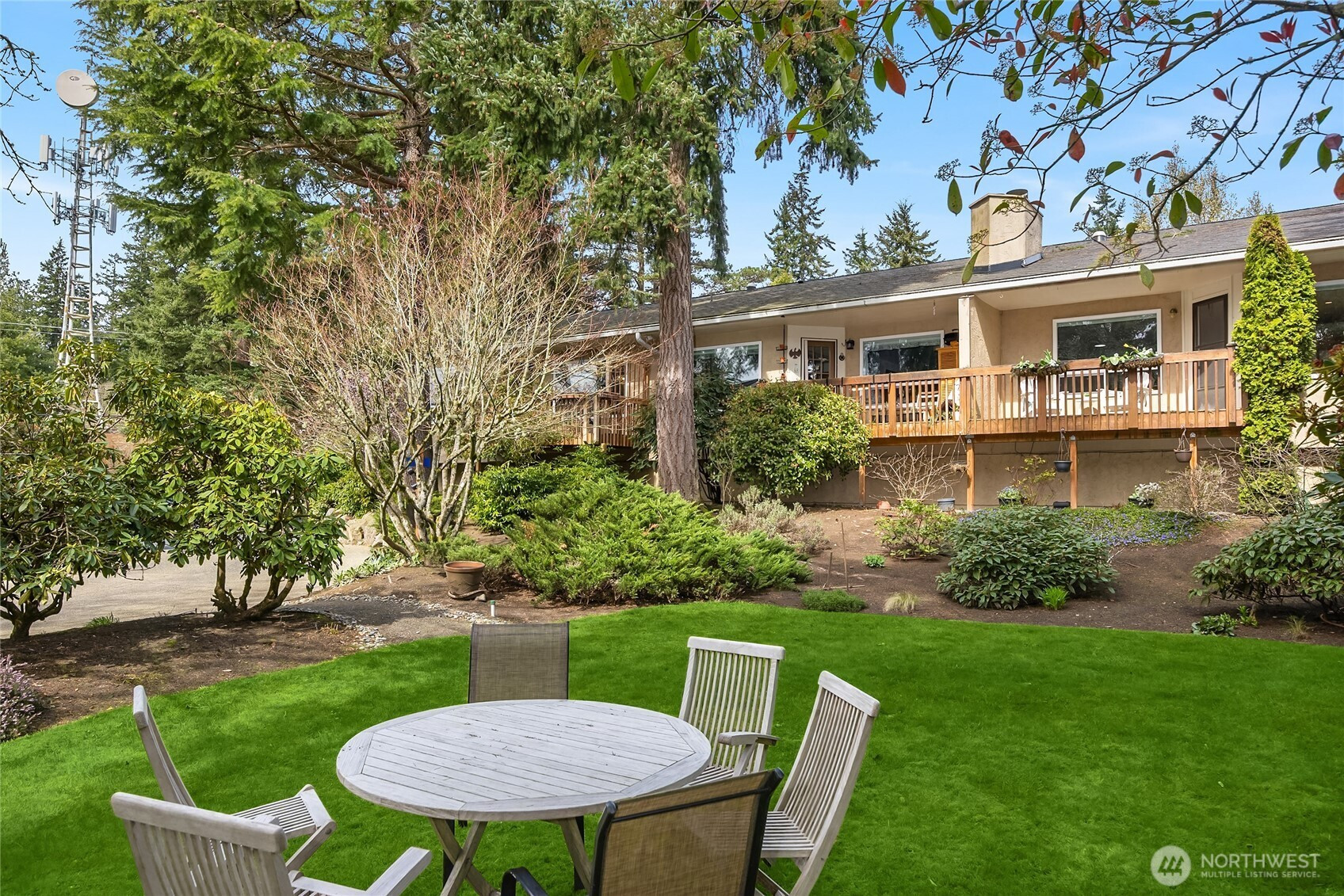 794 Madison Avenue N, Bainbridge Island, WA 98110