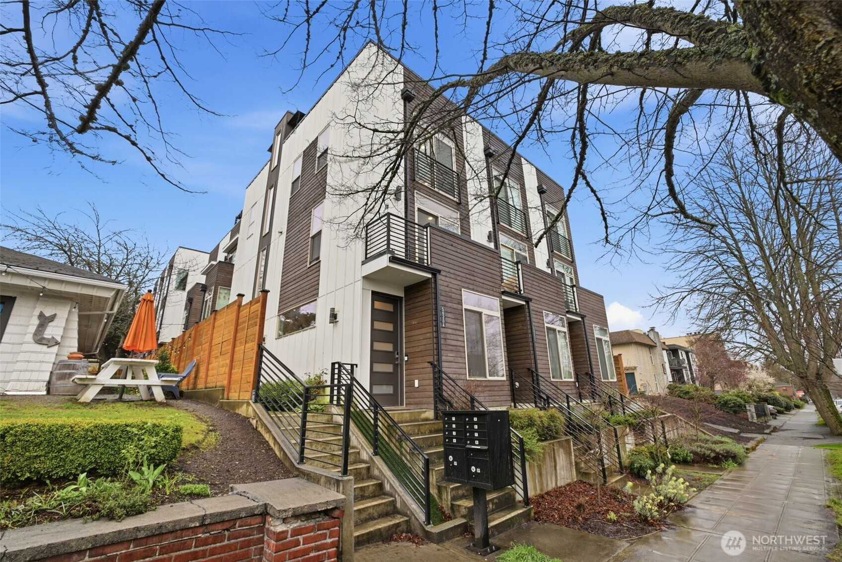 5620 California Avenue SW, Seattle, WA 98136