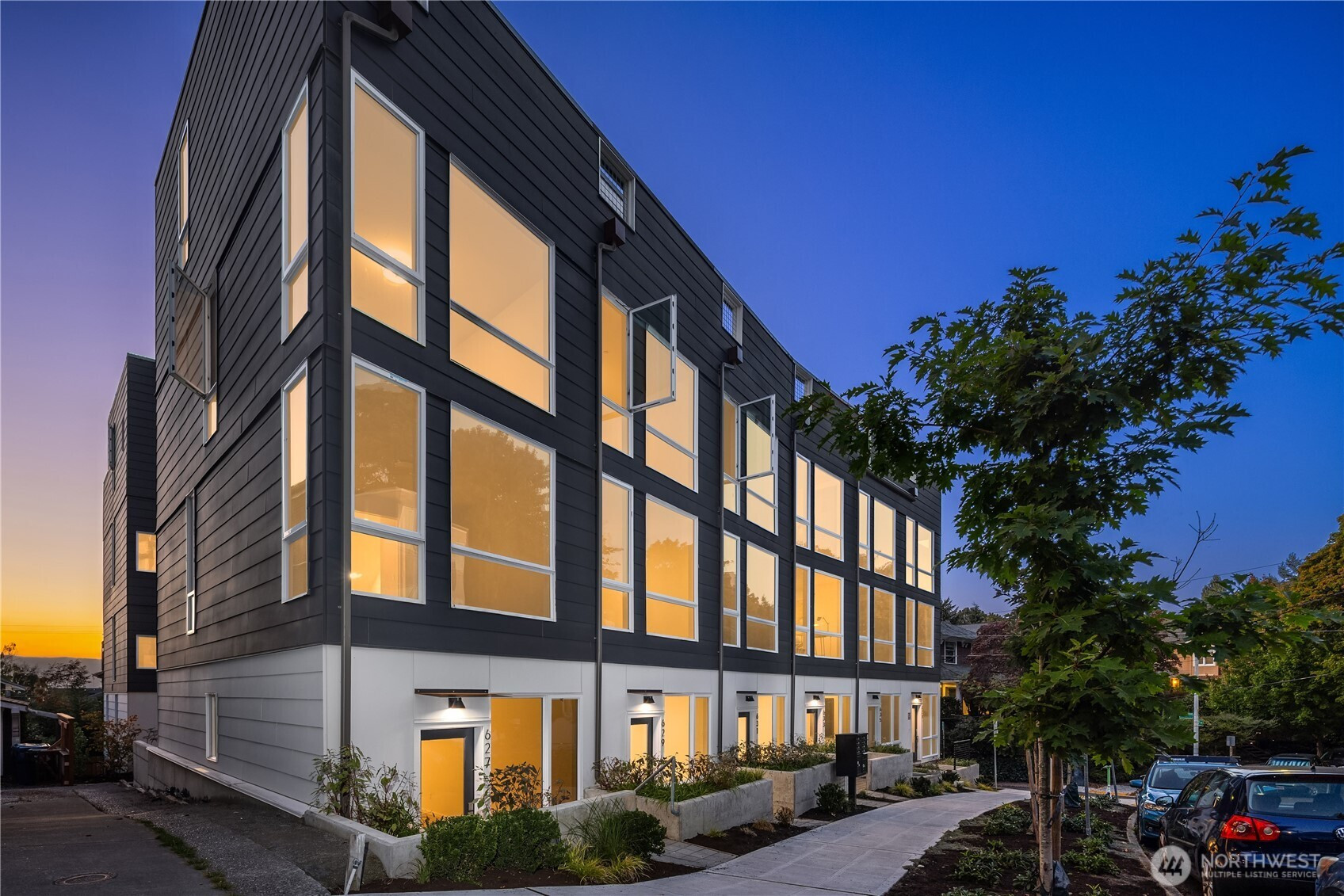 627 13th Avenue E, Seattle, WA 98102