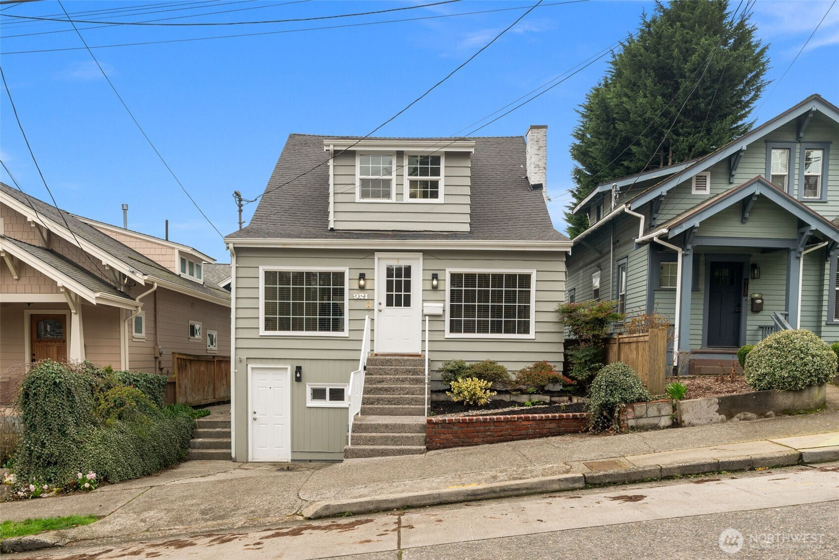 921 N 50th Street, Seattle, WA 98103