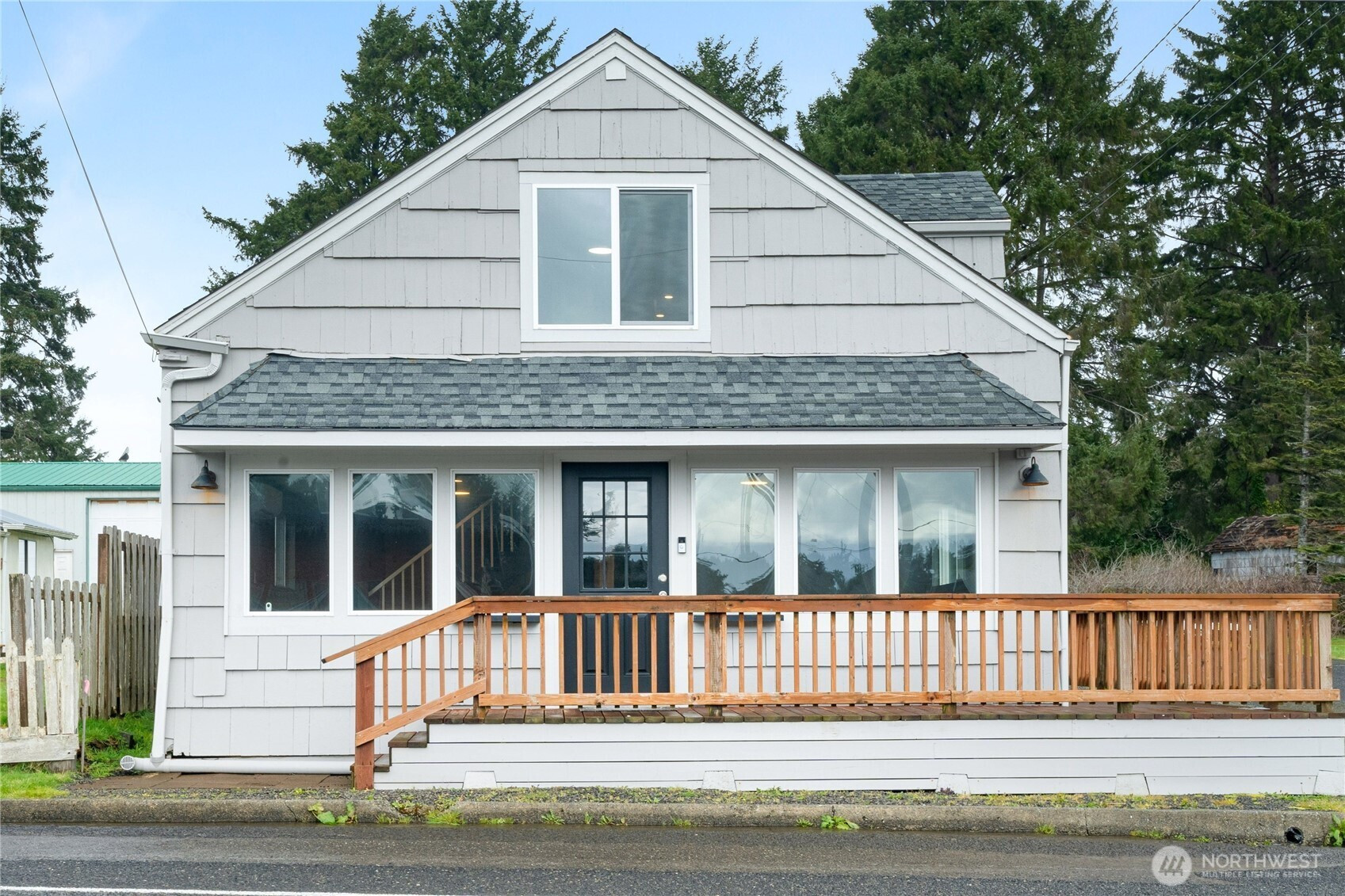 40 Main Street, Pacific Beach, WA 98571