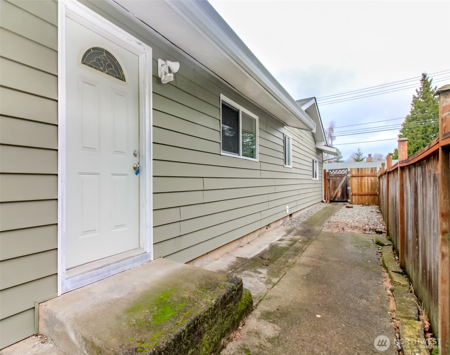 7414 21st Street W, University Place, WA 98466