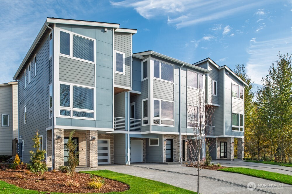 6609 S 128th Street, Seattle, WA 98178