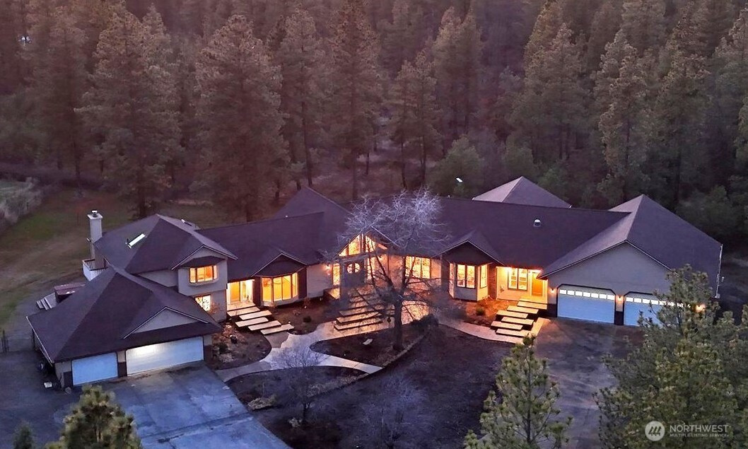 12912 E Gibbs Road, Mica, WA 99023