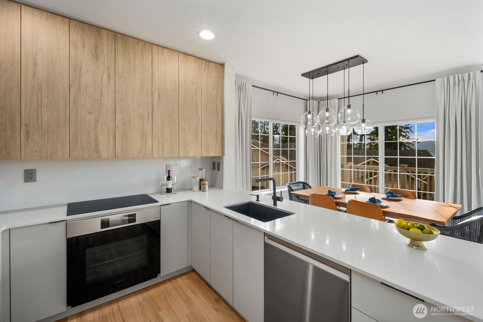 18638 NE 55th Way, Redmond, WA 98052