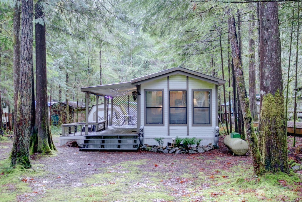 96 Sunset Circle, Deming, WA 98244