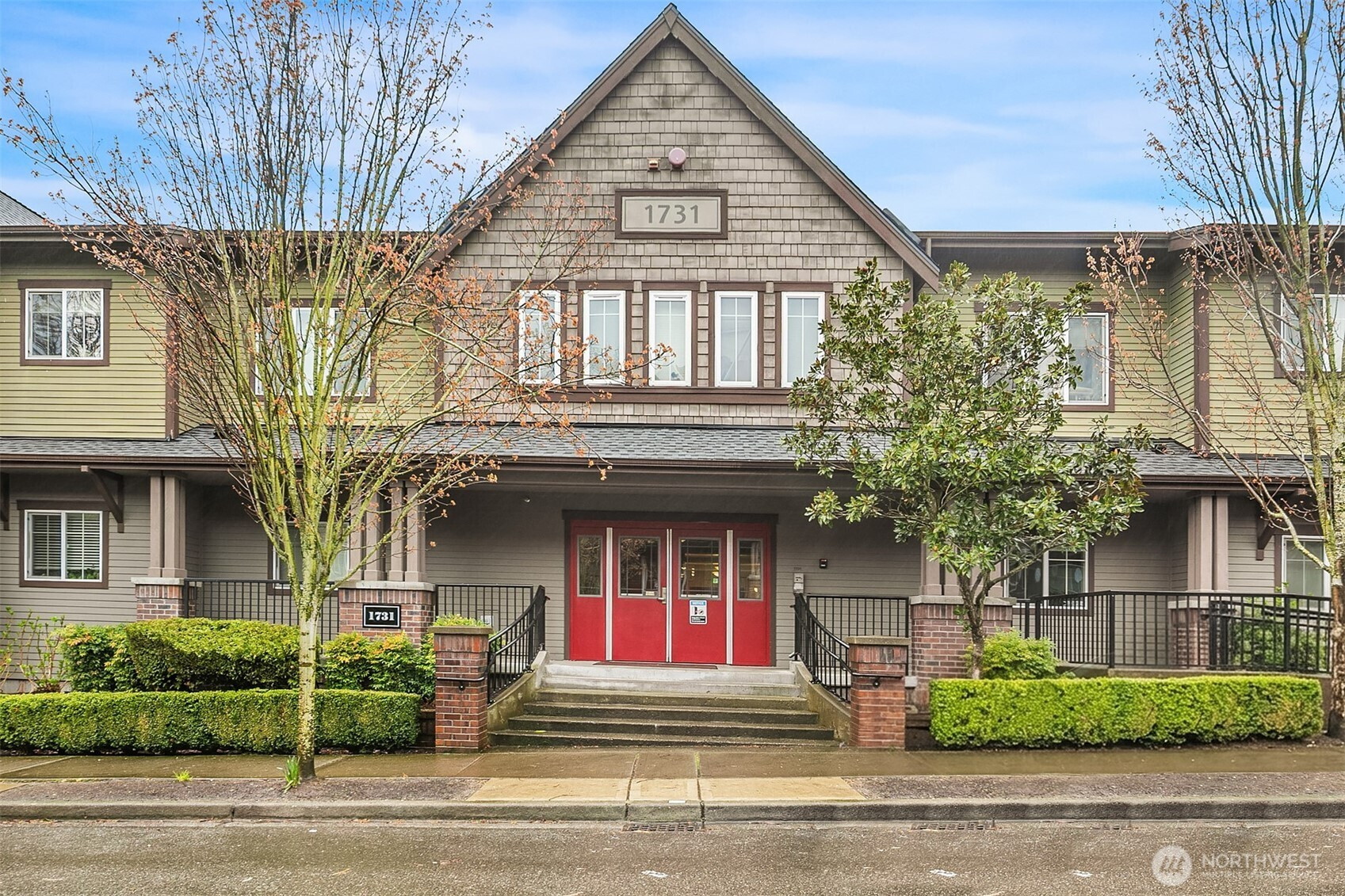 1731 10th Avenue NE, Issaquah, WA 98029