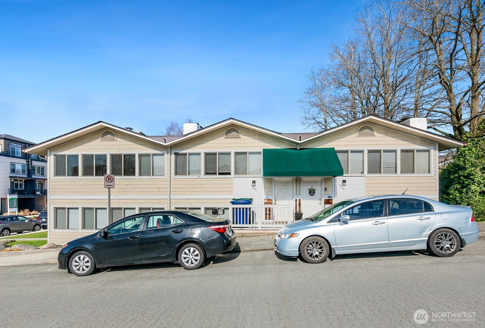 9200 Densmore Avenue N, Seattle, WA 98103