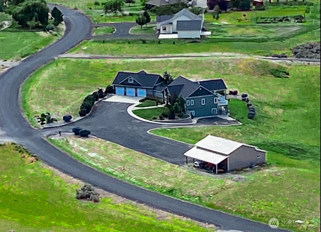 55776 Bay Area Drive, Electric City, WA 99123