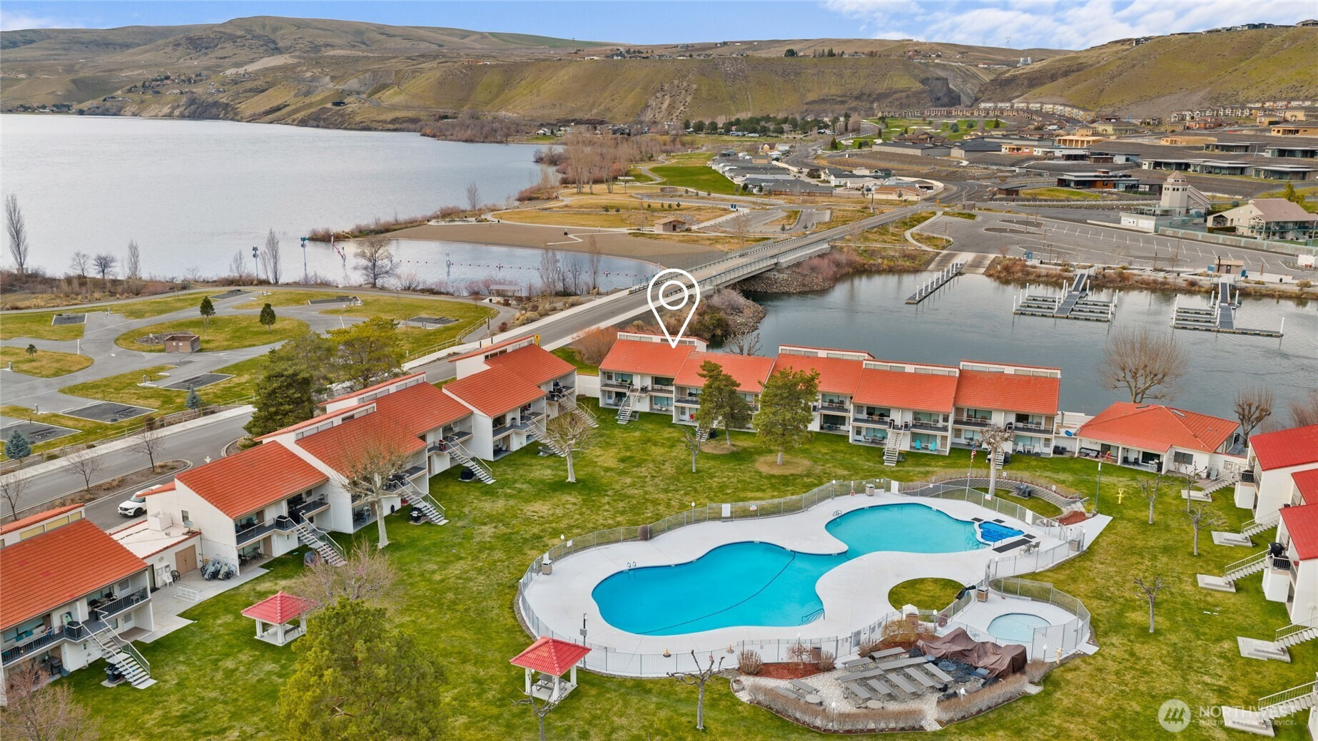 8903 Crescent Bar Road NW, Quincy, WA 98848