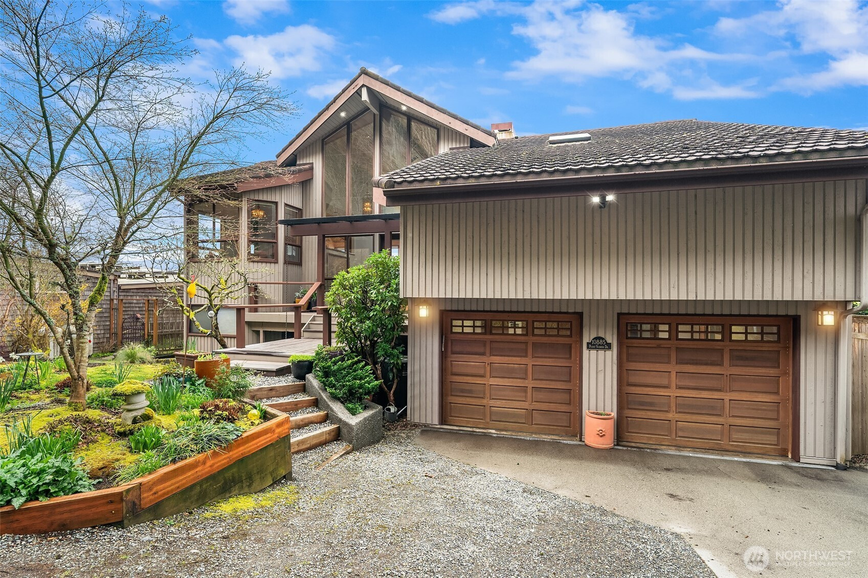 10885 Point Vashon Drive SW, Vashon, WA 98070