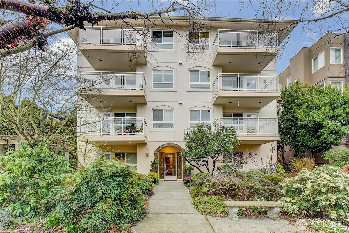 1527 California Avenue SW, Seattle, WA 98116
