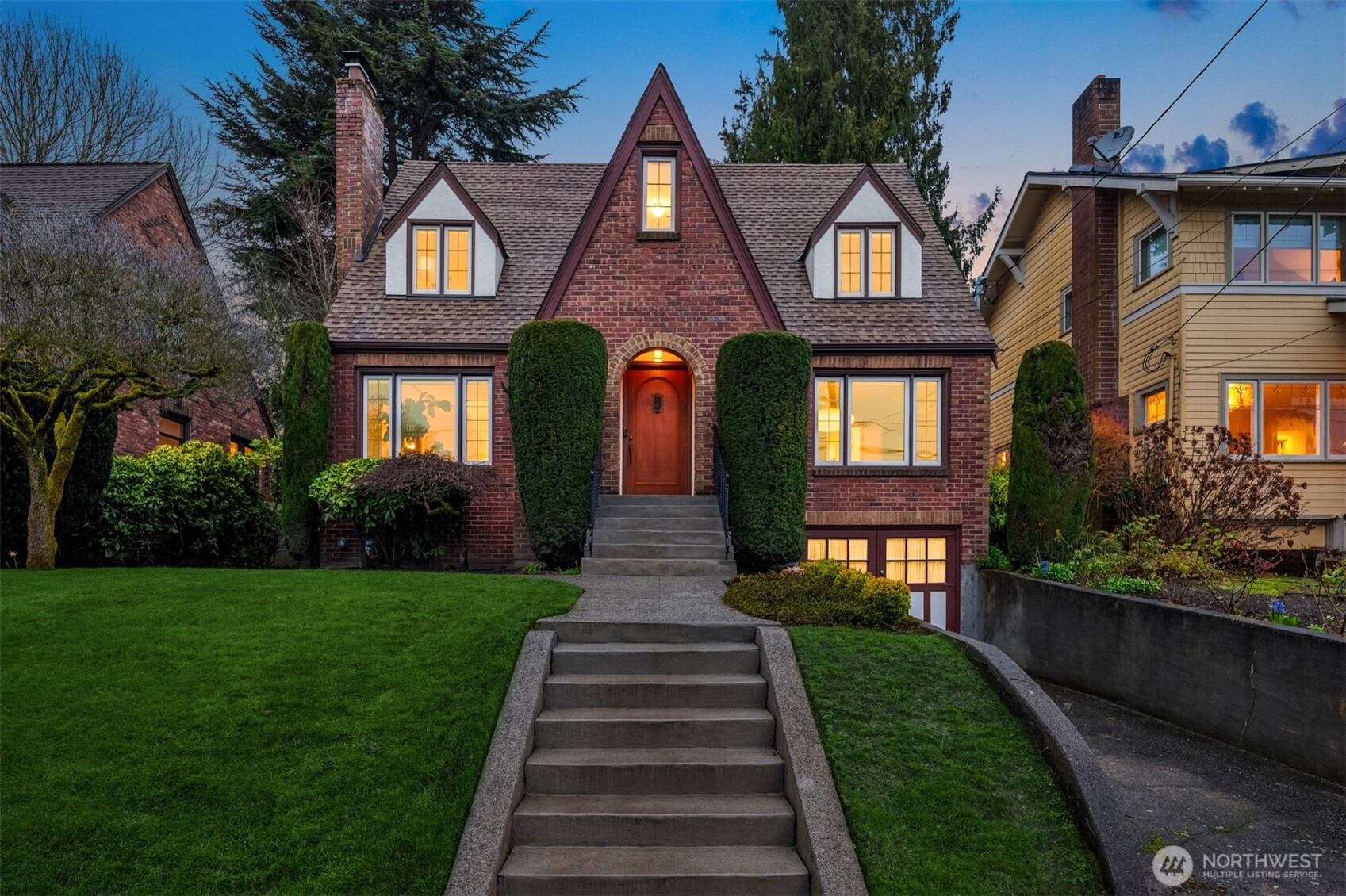 2743 37th Avenue SW, Seattle, WA 98126