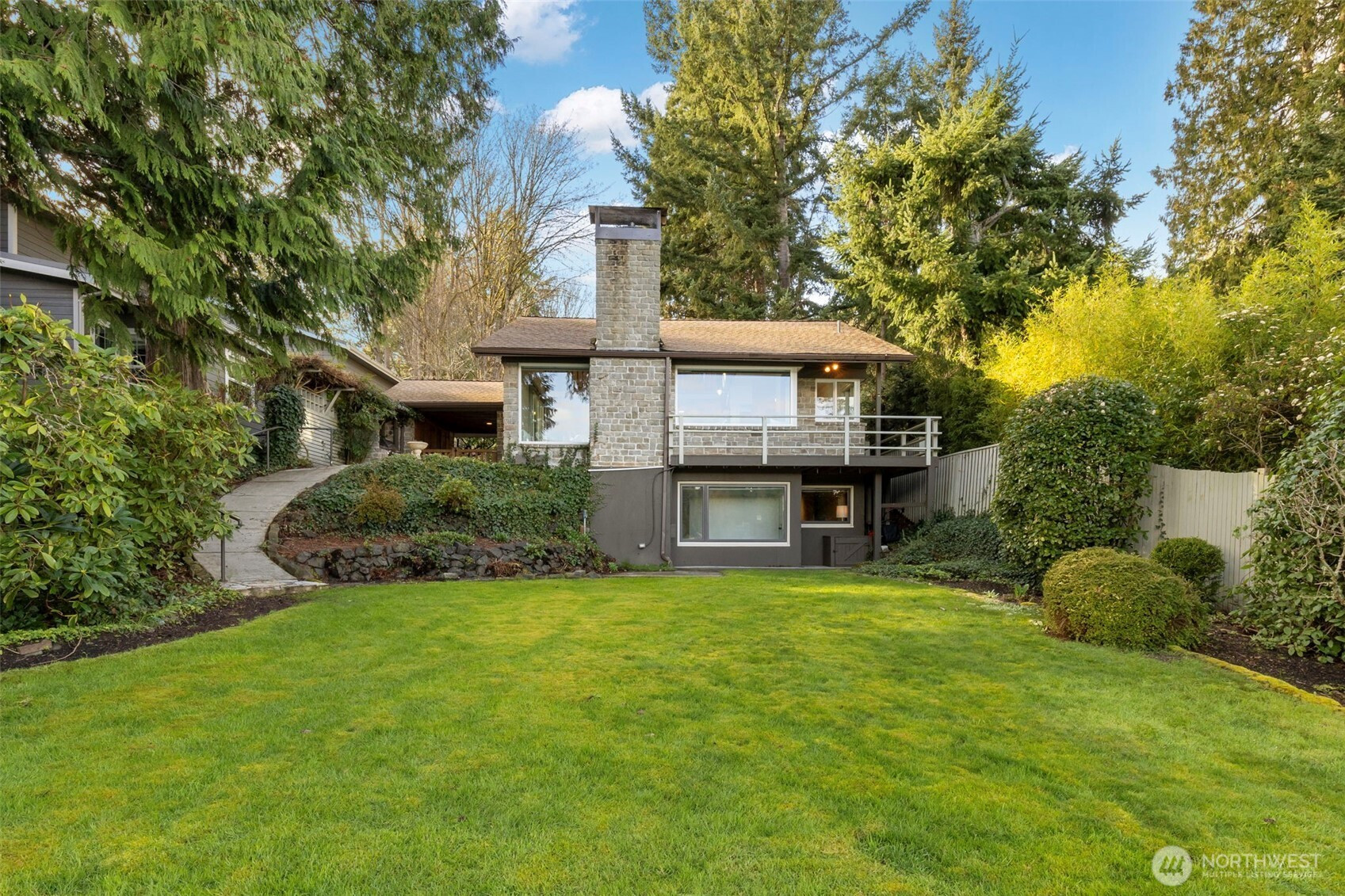 17160 Angeline Avenue South NE, Suquamish, WA 98392