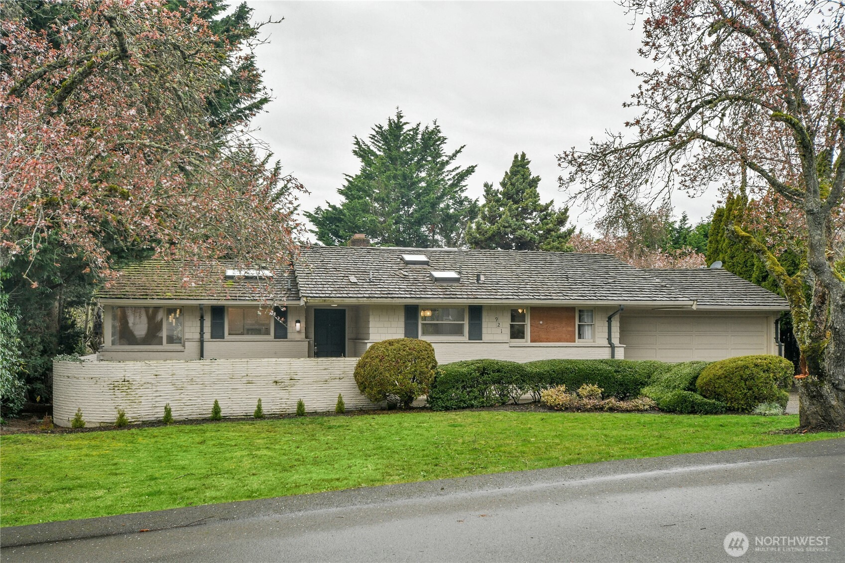 921 Sunset Way, Bellevue, WA 98004