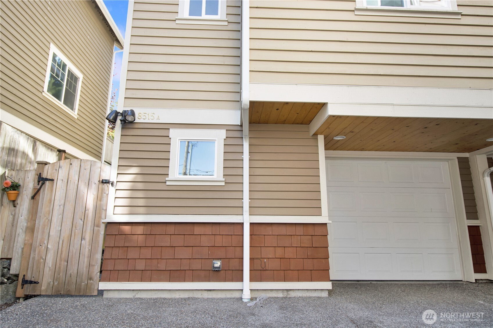 8515 Stone Avenue N, Seattle, WA 98103